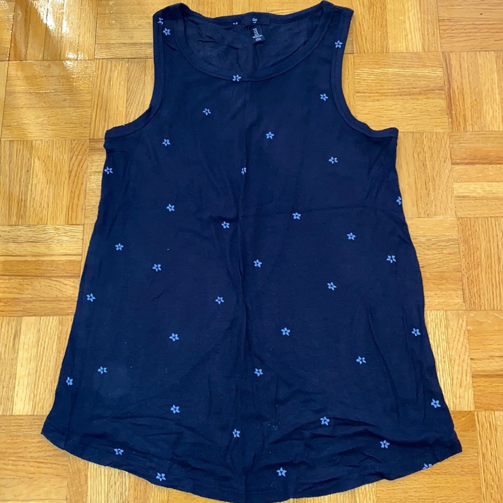 Set of two tanks